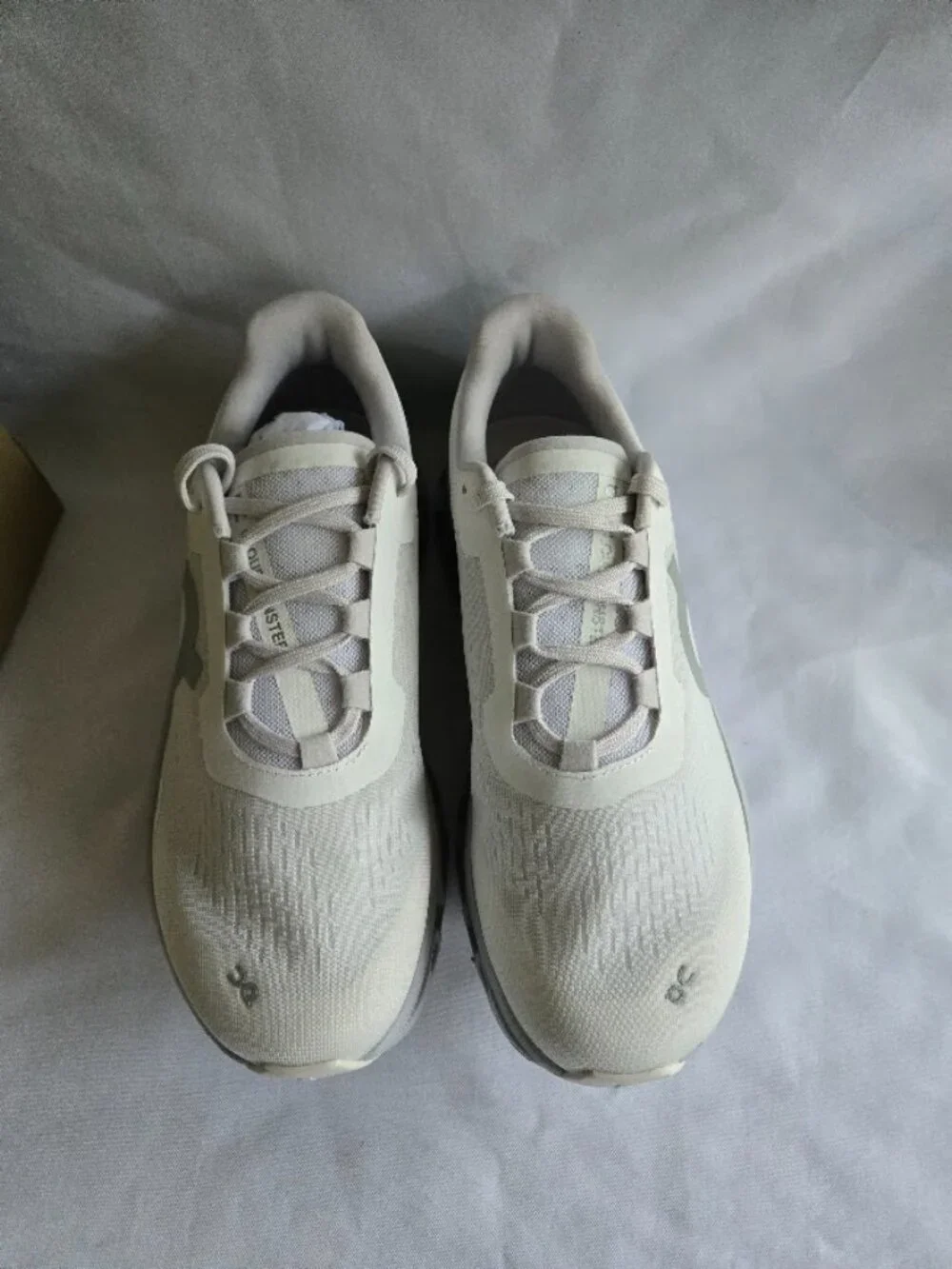 On Cloudmonster Mens Running Shoe Sneakers - White Glacier Mens size 7.5 M NEW